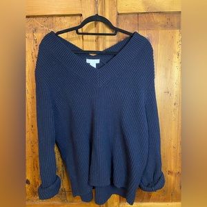 H&M Sweater // Off shoulder Sweater // V-Neck Sweater